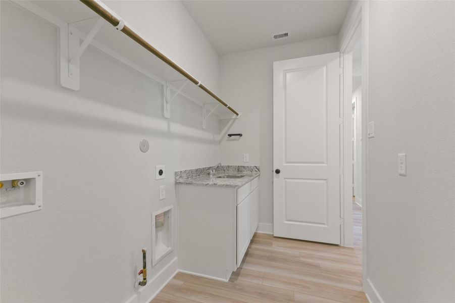 Image 33 of a home in Lago Mar.