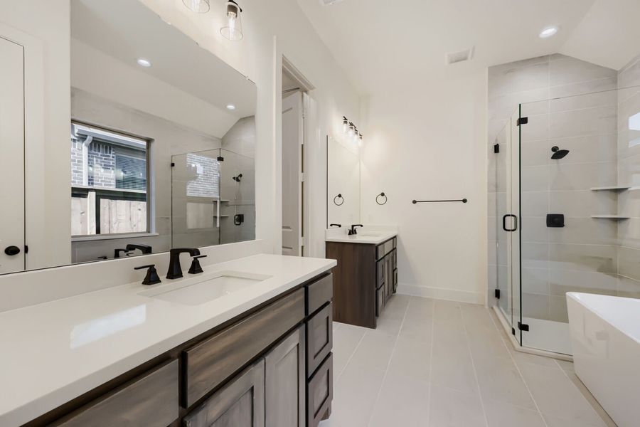 1811 Flowerfield - Primary Bathroom 1811 Flowerfield - Primary Bathroom