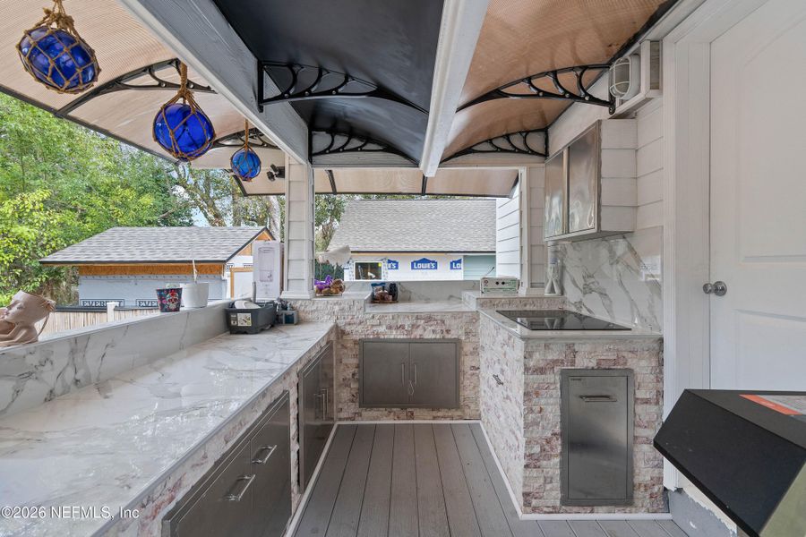 Exterior details and patio area of a home in , Jacksonville (Image 21).