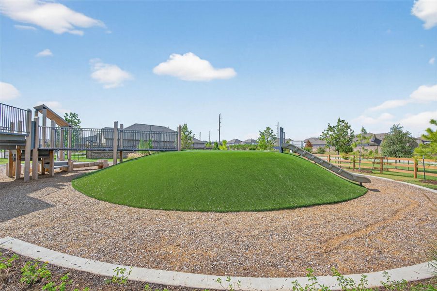 Community amenities in Cypress Green, Hockley (Image 35).