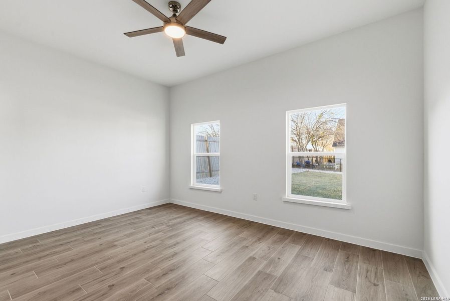 Spacious, unfurnished interior of a new home in , Selma (Image 27).