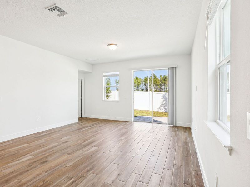 Spacious, unfurnished interior of a new home in Cyrene at Minneola - Villas, Minneola (Image 8). Spacious, unfurnished interior of a new home in Cyrene at Minneola - Villas, Minneola (Image 8).