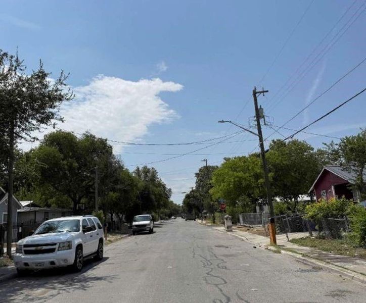 Image 3 of a home in . Image 3 of a home in .