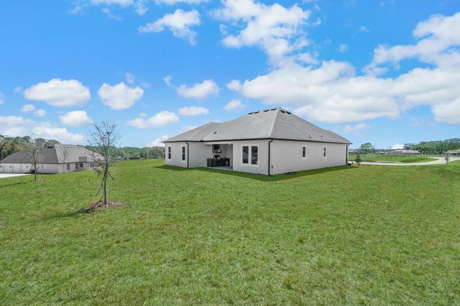 Exterior details and patio area of a home in , Fruitland Park (Image 3).
