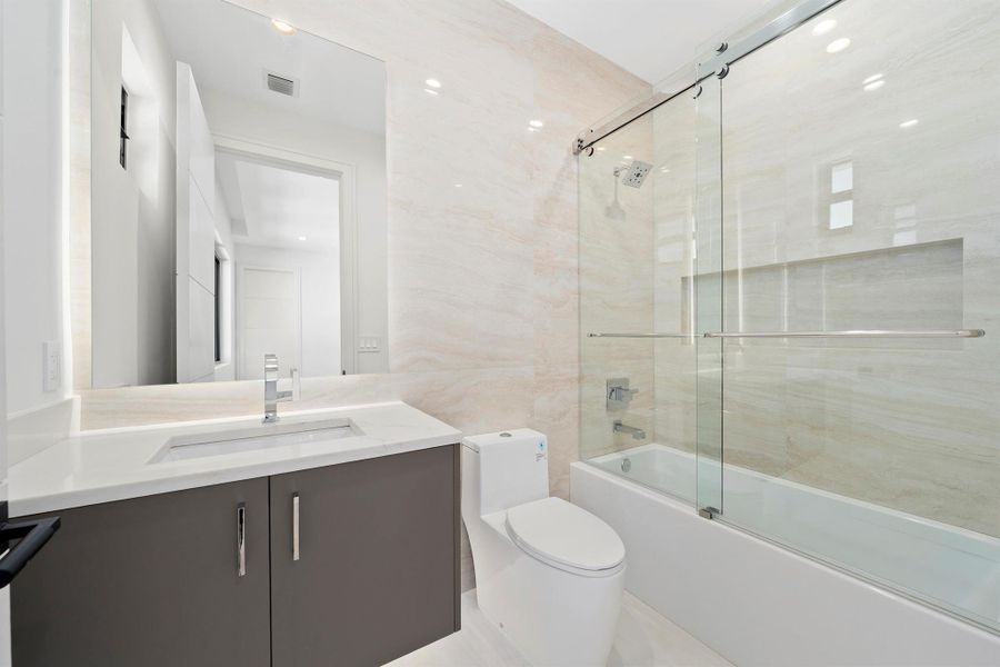 Furnished interior view inside a new home in , Pompano Beach (Image 48). Furnished interior view inside a new home in , Pompano Beach (Image 48).