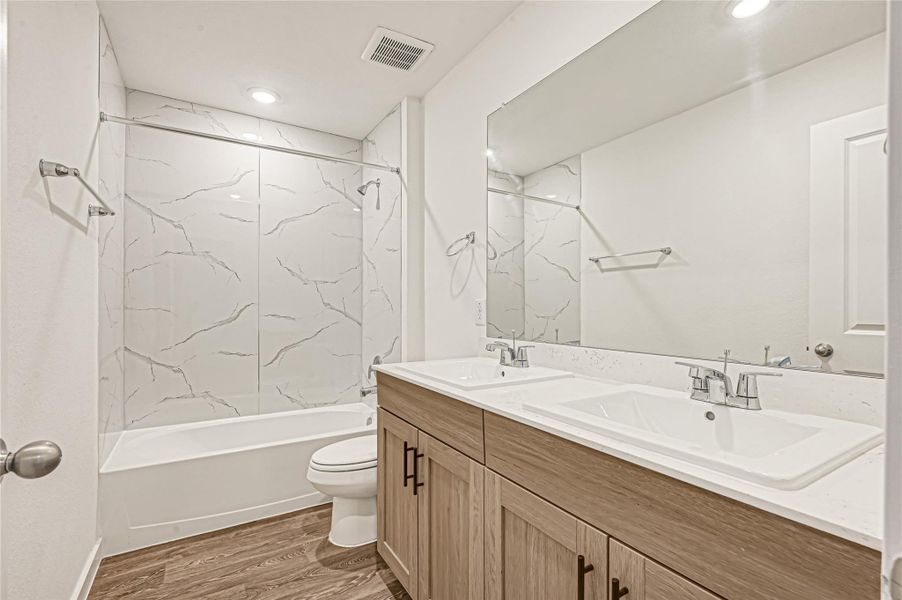 Furnished interior view inside a new home in Holly Ridge, Rosenberg (Image 13).