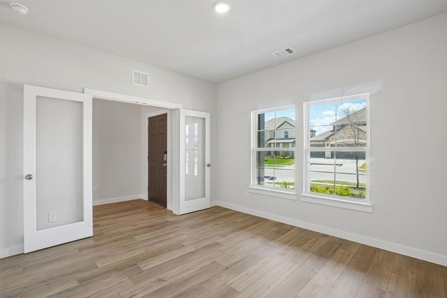 Spacious, unfurnished interior of a new home in Overland Grove, Forney (Image 15).