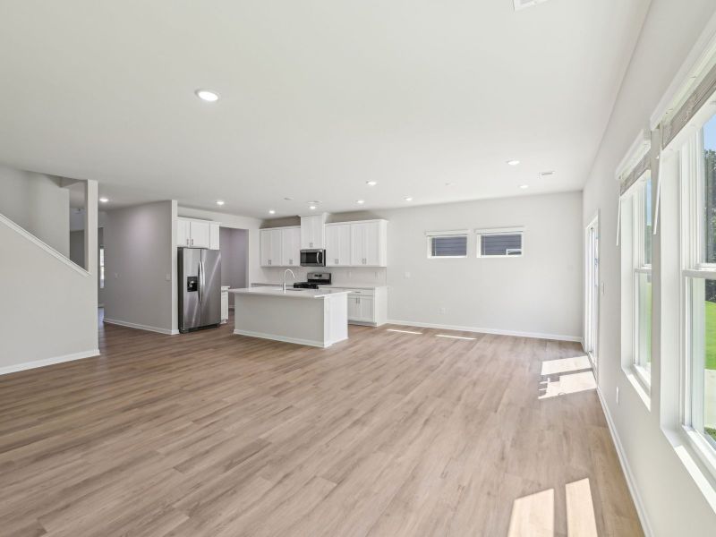 Spacious, unfurnished interior of a new home in Oakwood, Mebane (Image 10).