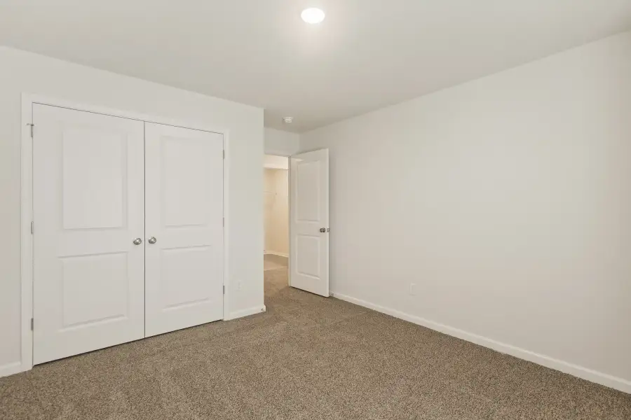Spacious, unfurnished interior of a new home in Halton Oaks, Spartanburg (Image 17). Spacious, unfurnished interior of a new home in Halton Oaks, Spartanburg (Image 17).