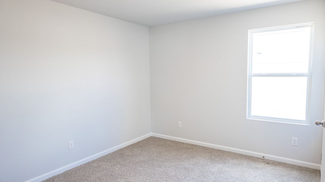 Spacious, unfurnished interior of a new home in Saddle Trace, Lewisburg (Image 21).