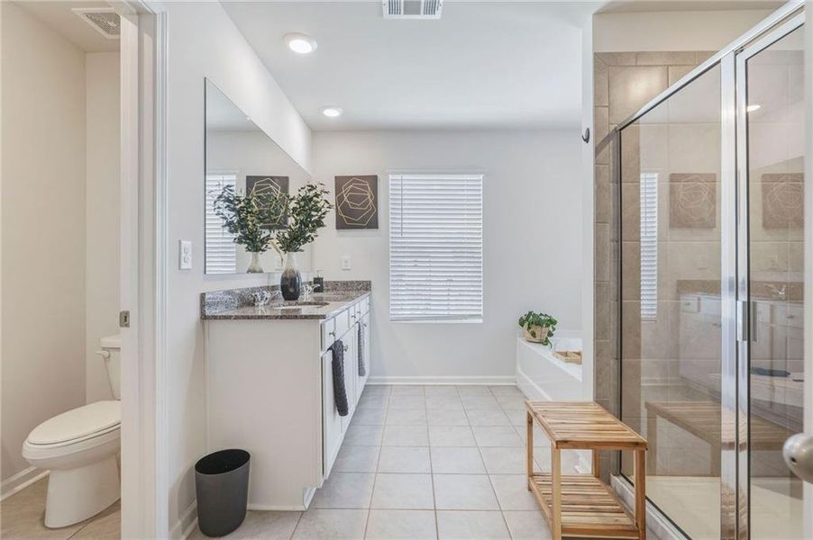 Furnished interior view inside a new home in , Fairburn (Image 30).