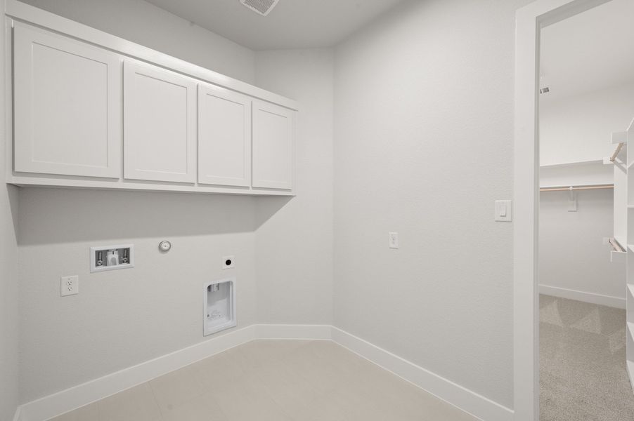 Spacious, unfurnished interior of a new home in Byrum Ranch - 1 Acre Lots, Maypearl (Image 19).