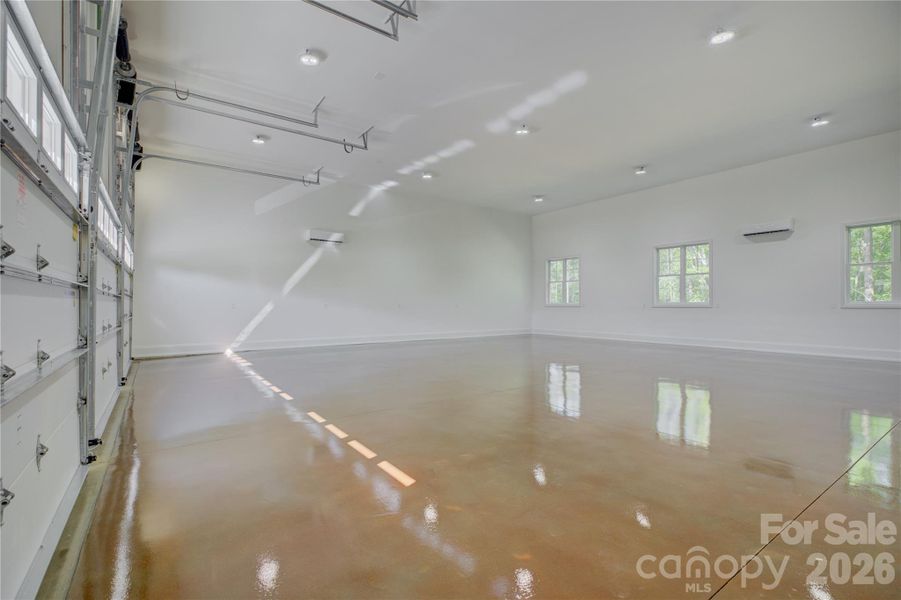 Heated and cooled 2000 SqFt. garage