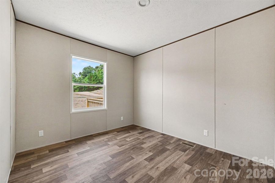 Spacious, unfurnished interior of a new home in , Davidson (Image 7).