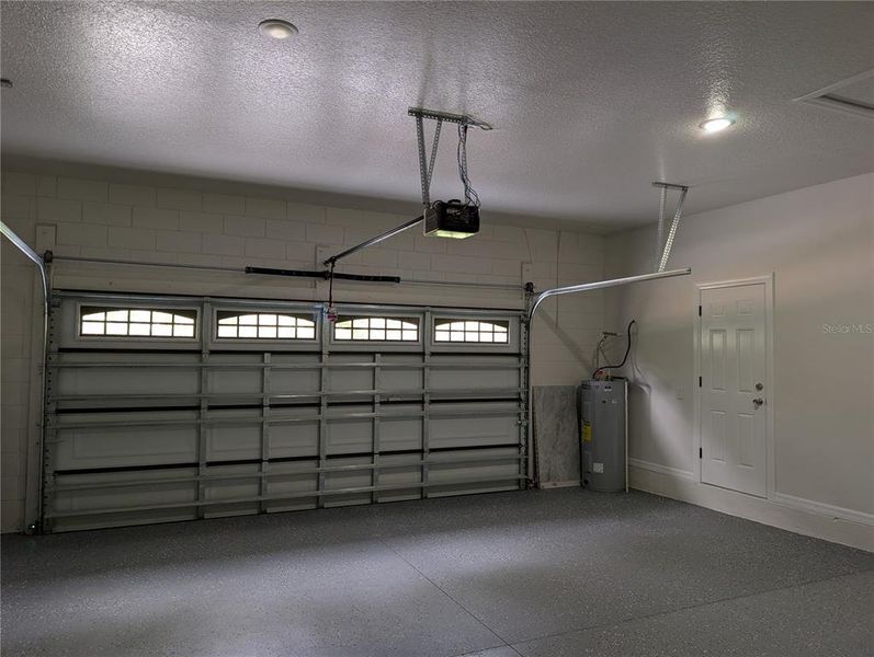 Spacious, unfurnished interior of a new home in , Davenport (Image 36).