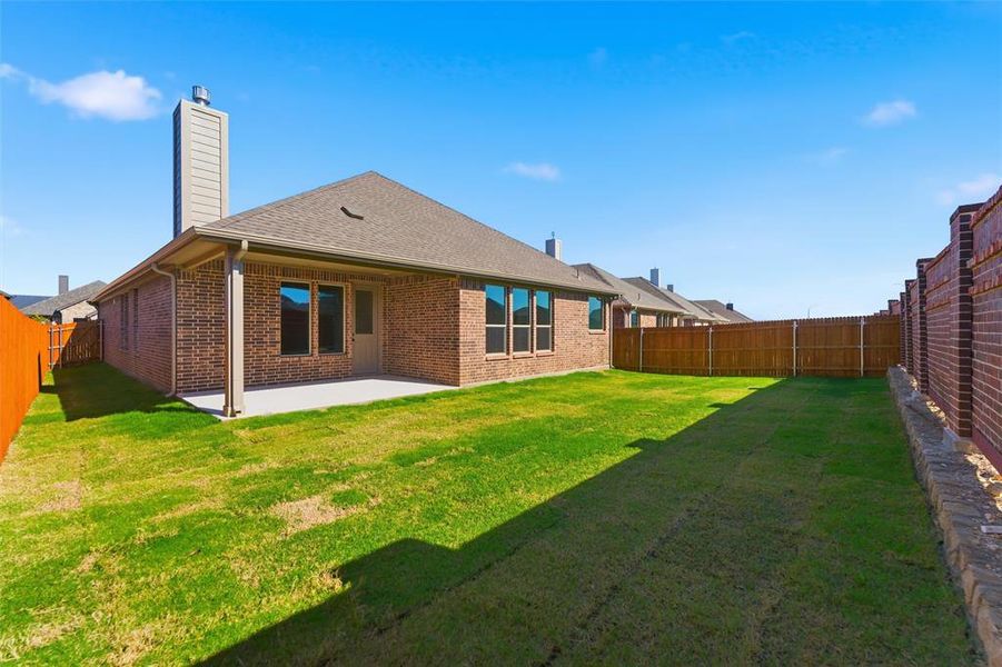 Exterior details and patio area of a home in Northstar, Haslet (Image 30).