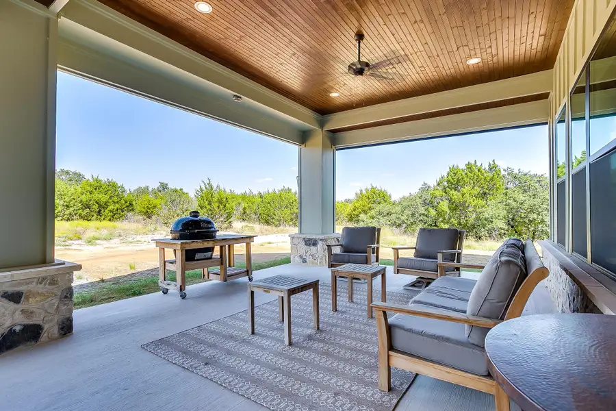 Representative exterior details of a home built from the Rolling Wood by Trinity Classic Homes in Freeman Ranch, Weatherford (Image 3).