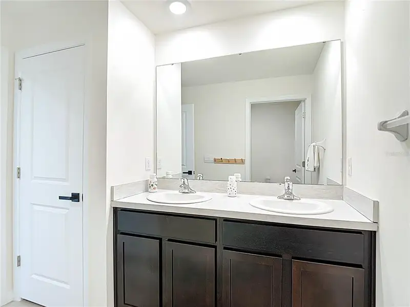 Furnished interior view inside a new home in River Park, Temple Terrace (Image 11). Furnished interior view inside a new home in River Park, Temple Terrace (Image 11).