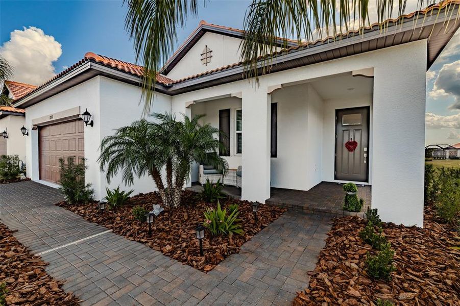 Exterior details and patio area of a home in , Wimauma (Image 3).