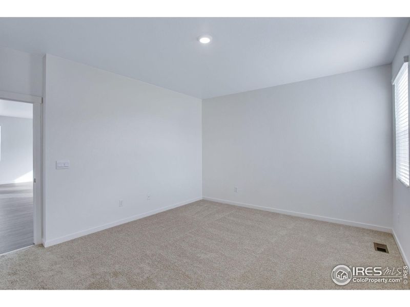 Spacious, unfurnished interior of a new home in Hansen Farm, Fort Collins (Image 25).