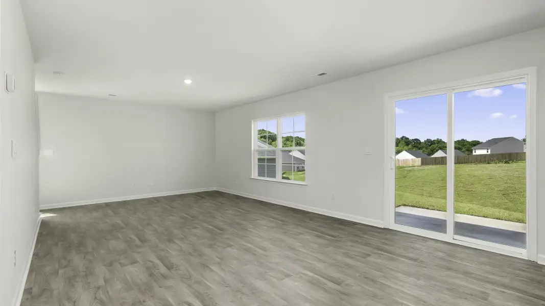 Spacious, unfurnished interior of a new home in Owens Ridge, Lexington (Image 10).