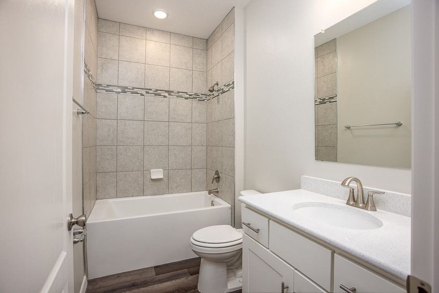 Image 54 of the Isles At Bayview community in Parrish, FL.