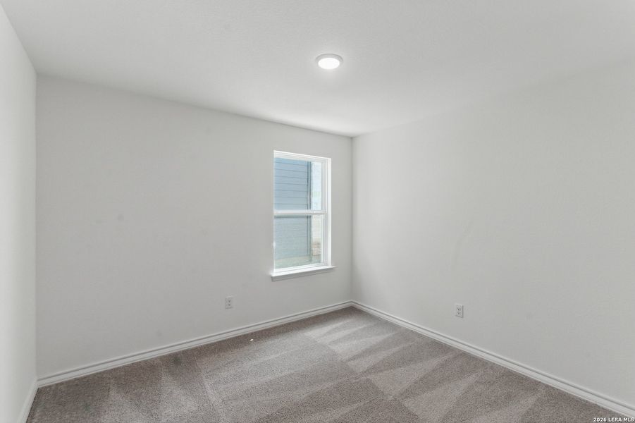 Spacious, unfurnished interior of a new home in Davis Ranch, San Antonio (Image 19).