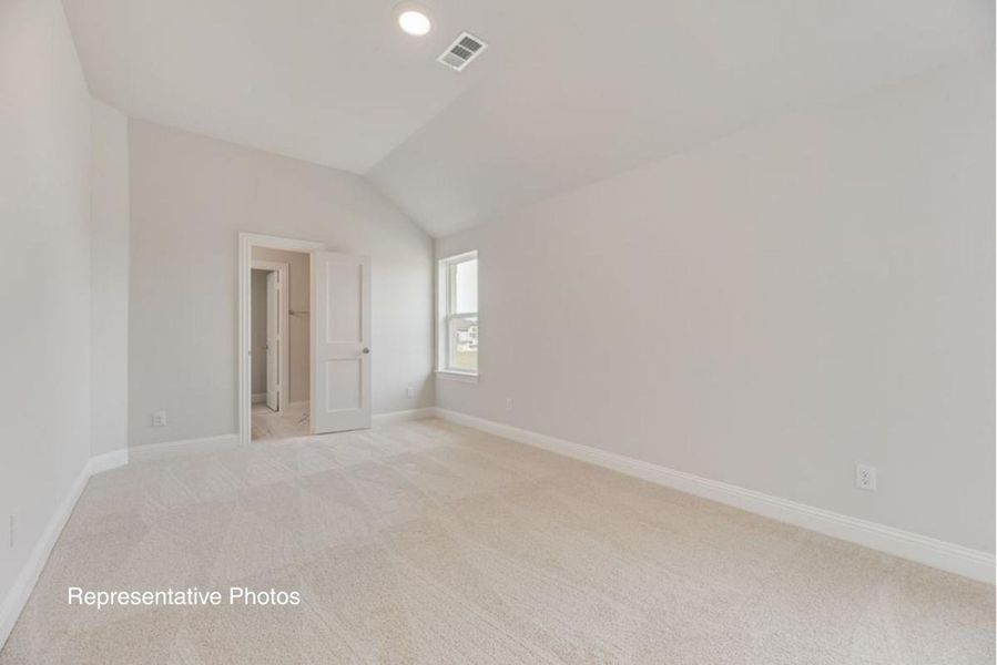Spacious, unfurnished interior of a new home in Edgewater, Fate (Image 20).