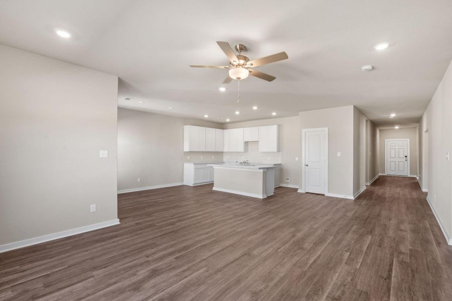 Spacious, unfurnished interior of a new home in Arabella on the Prairie 60', Richmond (Image 15).