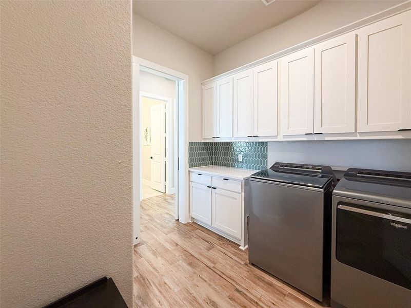 Furnished interior view inside a new home in Rocky Top, Krum (Image 21).