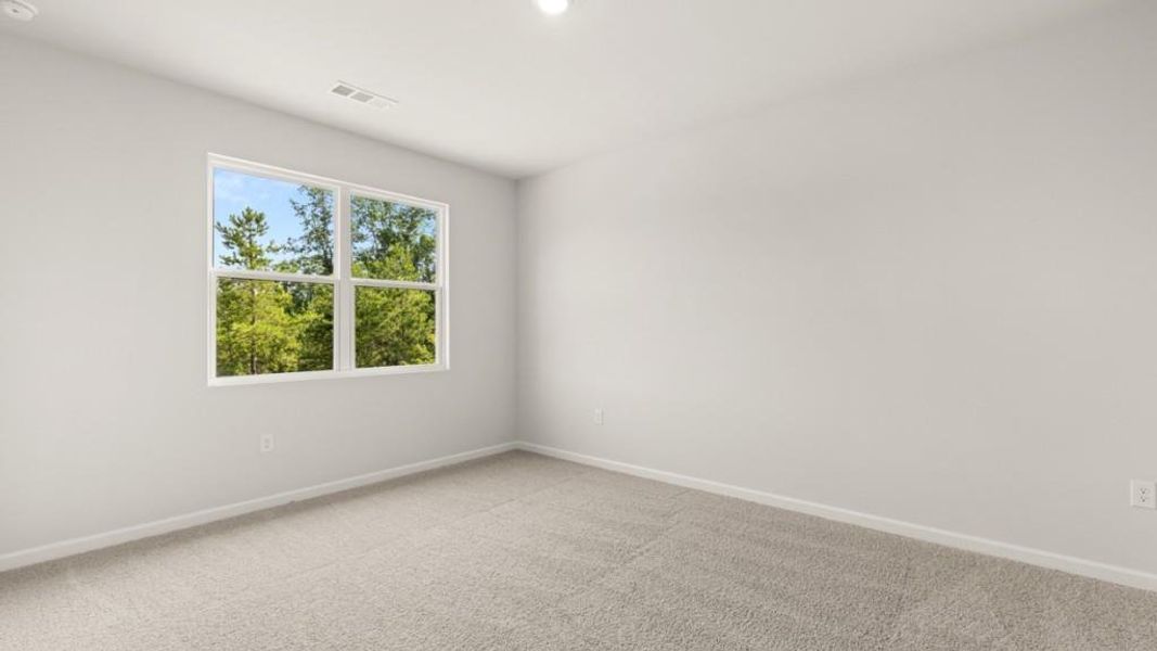 Spacious, unfurnished interior of a new home in Falcon Landing, Gainesville (Image 29).