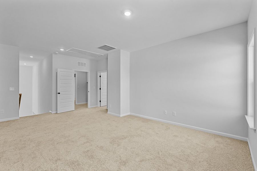 Spacious, unfurnished interior of a new home in Lilah Grove, Summerfield (Image 38).