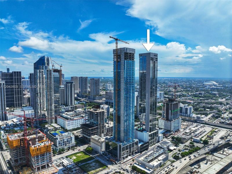 Condo located in Miami, FL showcasing its design and architecture (Image 37).