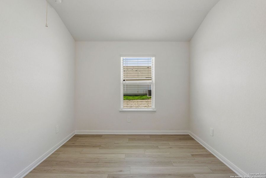 Spacious, unfurnished interior of a new home in Catalina, Converse (Image 35).