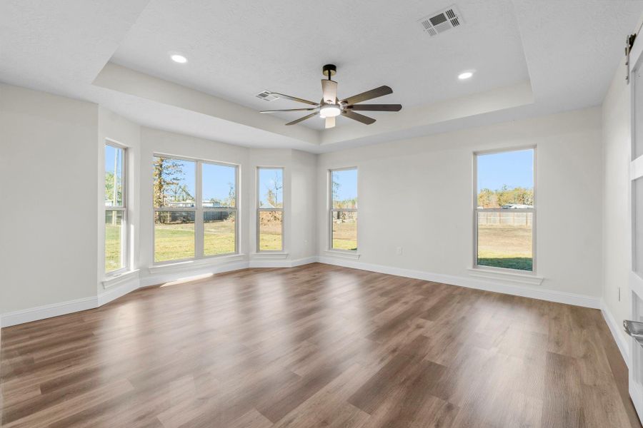 Spacious, unfurnished interior of a new home in , Onalaska (Image 34).