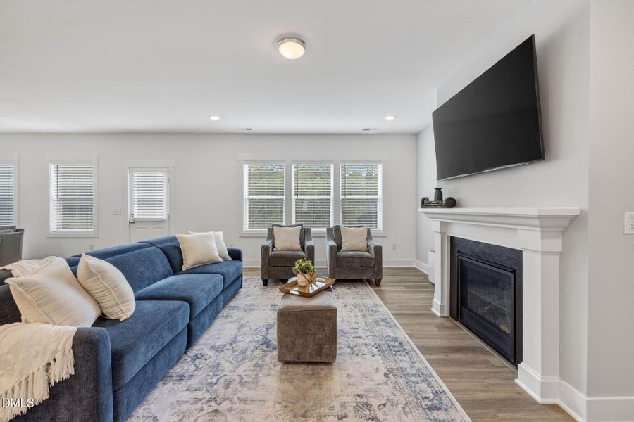 20-web-or-mls-IMG_0063 20-web-or-mls-IMG_0063