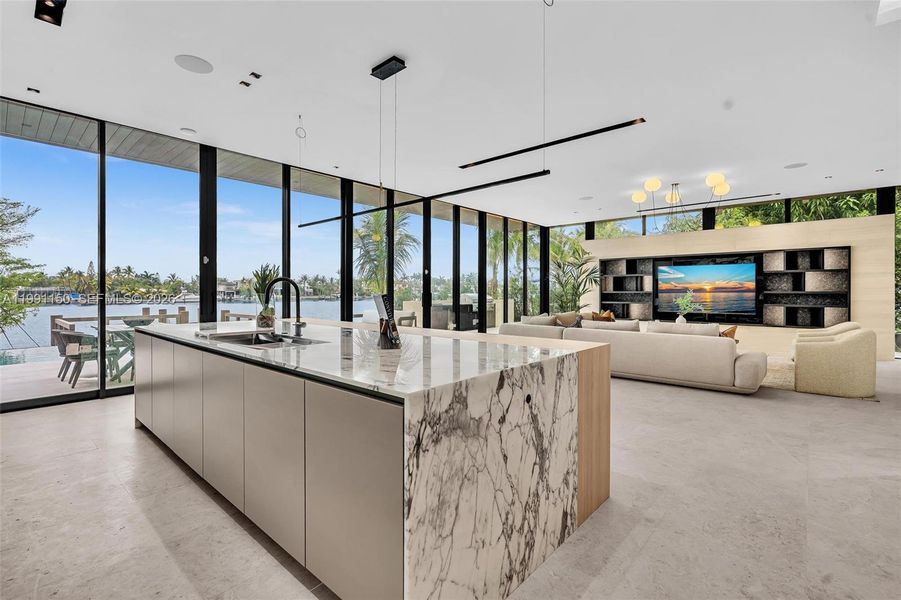 Community amenities in , Miami Beach (Image 31).