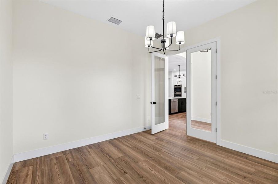 Spacious, unfurnished interior of a new home in , Dade City (Image 19).