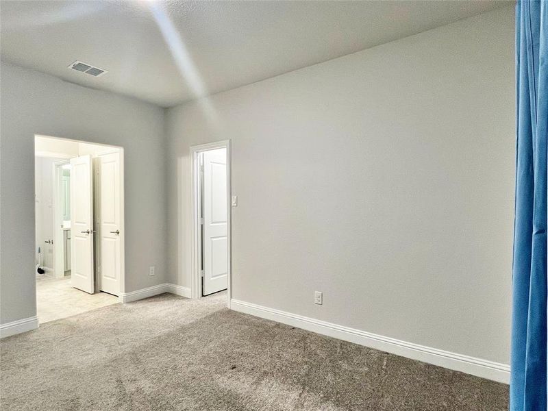 Spacious, unfurnished interior of a new home in Northlake Estates 65s, Little Elm (Image 31).