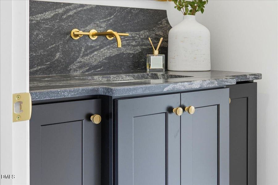 131-1216 Barcroft Pl