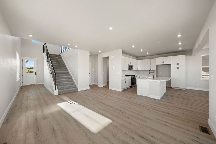 Spacious, unfurnished interior of a new home in Trumark Homes at Sterling Ranch, Littleton (Image 26).