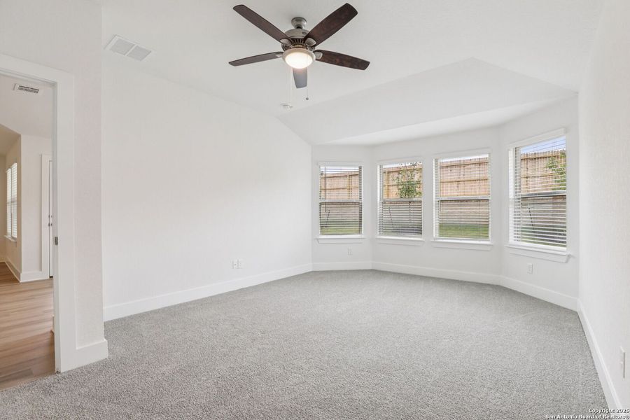 Spacious, unfurnished interior of a new home in Comanche Ridge, San Antonio (Image 29). Spacious, unfurnished interior of a new home in Comanche Ridge, San Antonio (Image 29).
