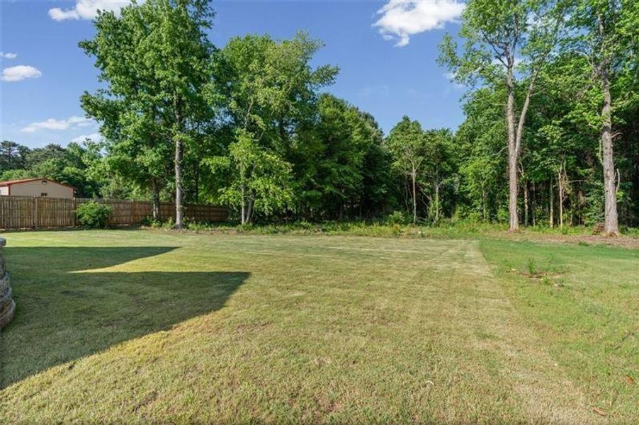 Natural landscape and outdoor views near in Lilburn (Image 40). Natural landscape and outdoor views near in Lilburn (Image 40).