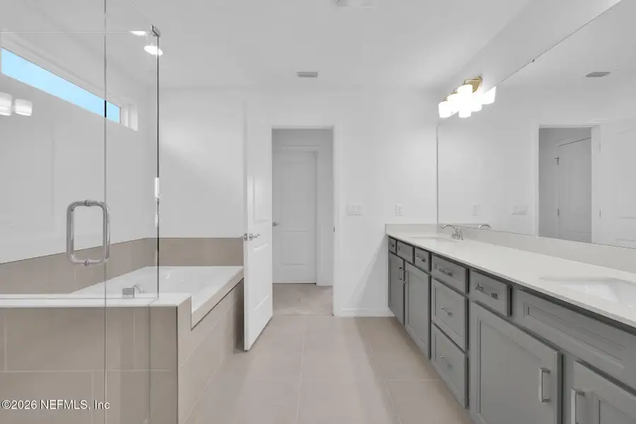 Furnished interior view inside a new home in Hyland Trail, Green Cove Springs (Image 9). Furnished interior view inside a new home in Hyland Trail, Green Cove Springs (Image 9).