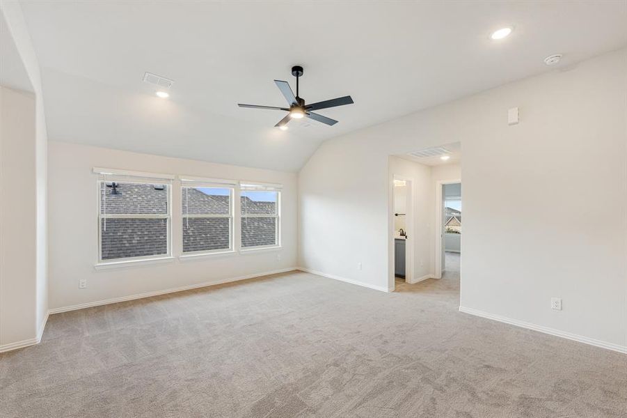 Spacious, unfurnished interior of a new home in Eagle Glen 50, Alvarado (Image 29). Spacious, unfurnished interior of a new home in Eagle Glen 50, Alvarado (Image 29).