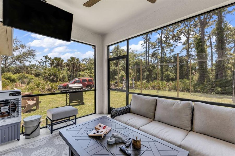 Exterior details and patio area of a home in , Port Charlotte (Image 19).