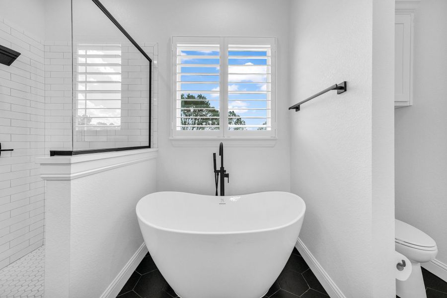 Representative furnished interior of a home built from the Lakeshore by Zeal Home Builders in Oak Water Ranch, Granbury (Image 27). Representative furnished interior of a home built from the Lakeshore by Zeal Home Builders in Oak Water Ranch, Granbury (Image 27).