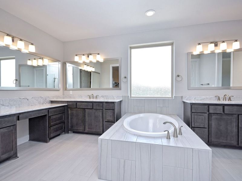 Representative furnished interior of a home built from the Catalina by Giddens Homes in Clearwater Ranch, Liberty Hill (Image 69).