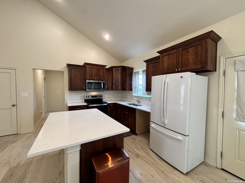 Furnished interior view inside a new home in , Seguin (Image 9).