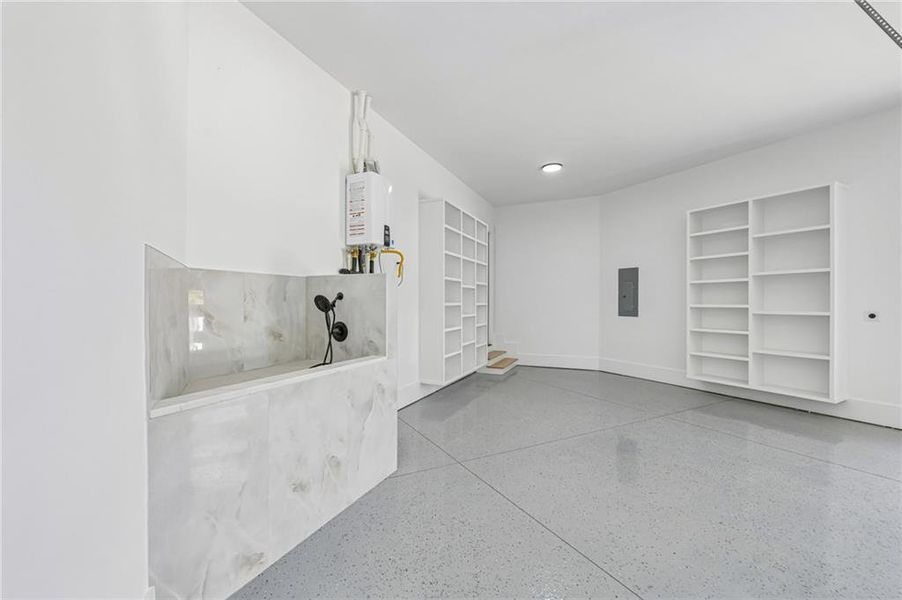 Spacious, unfurnished interior of a new home in , Buford (Image 43).